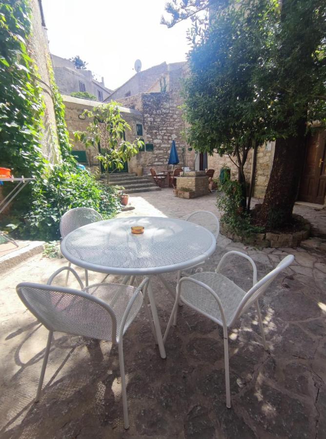 Apartmán Cortile Via Sales 11 Erice Exteriér fotografie